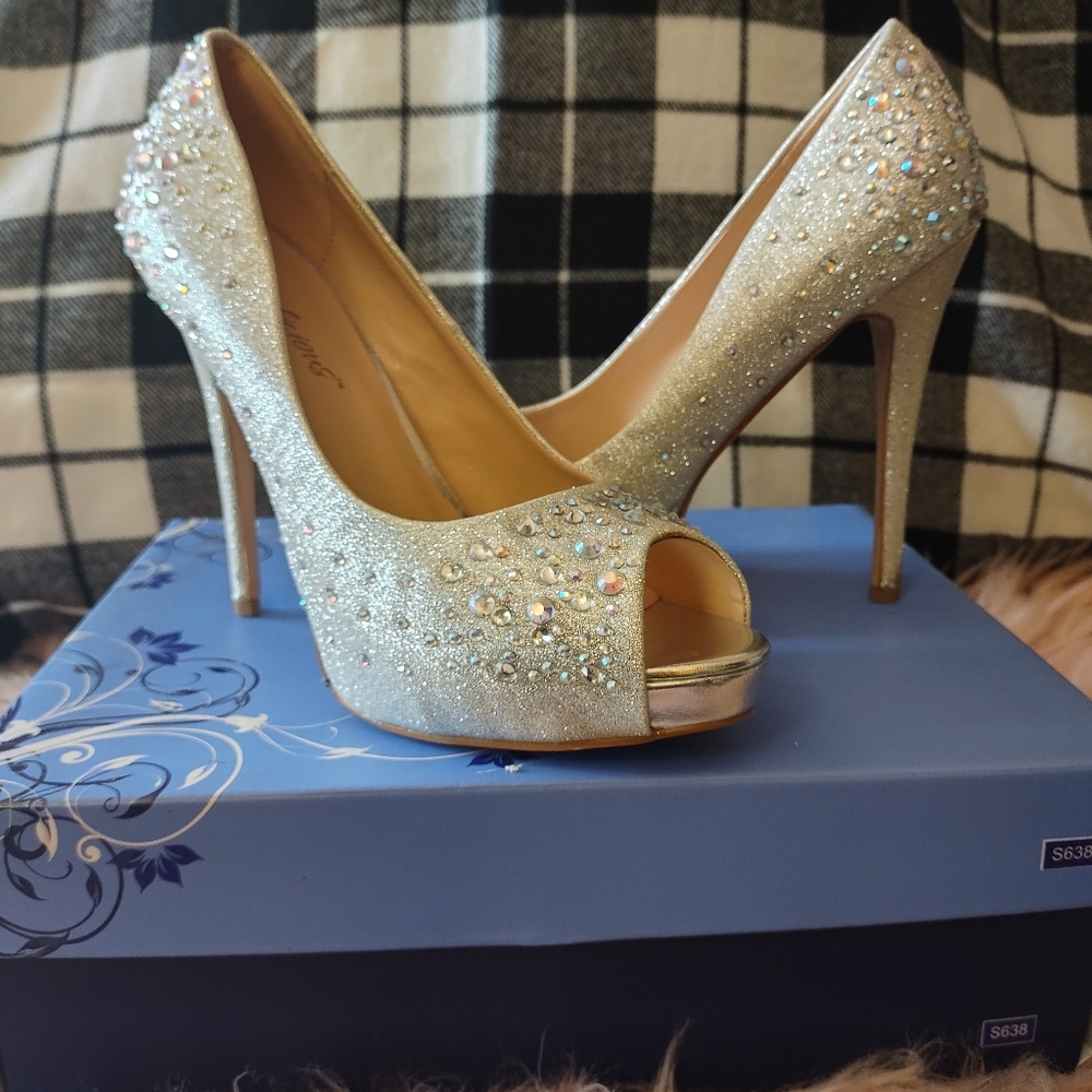 Silver shimmer Prom/Wedding heels